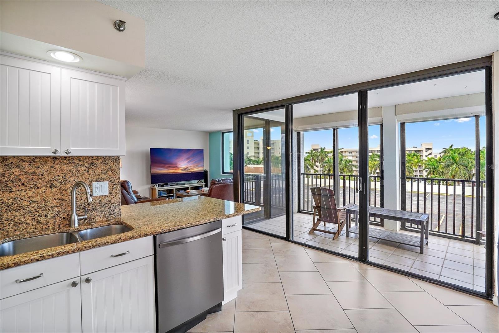 Image 14 of 40 For 6287 Bahia Del Mar Circle 404
