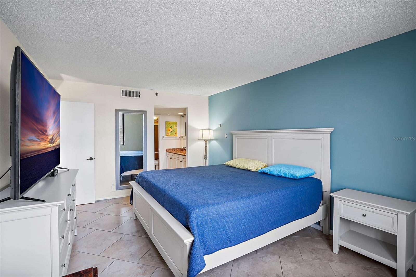 Image 19 of 40 For 6287 Bahia Del Mar Circle 404