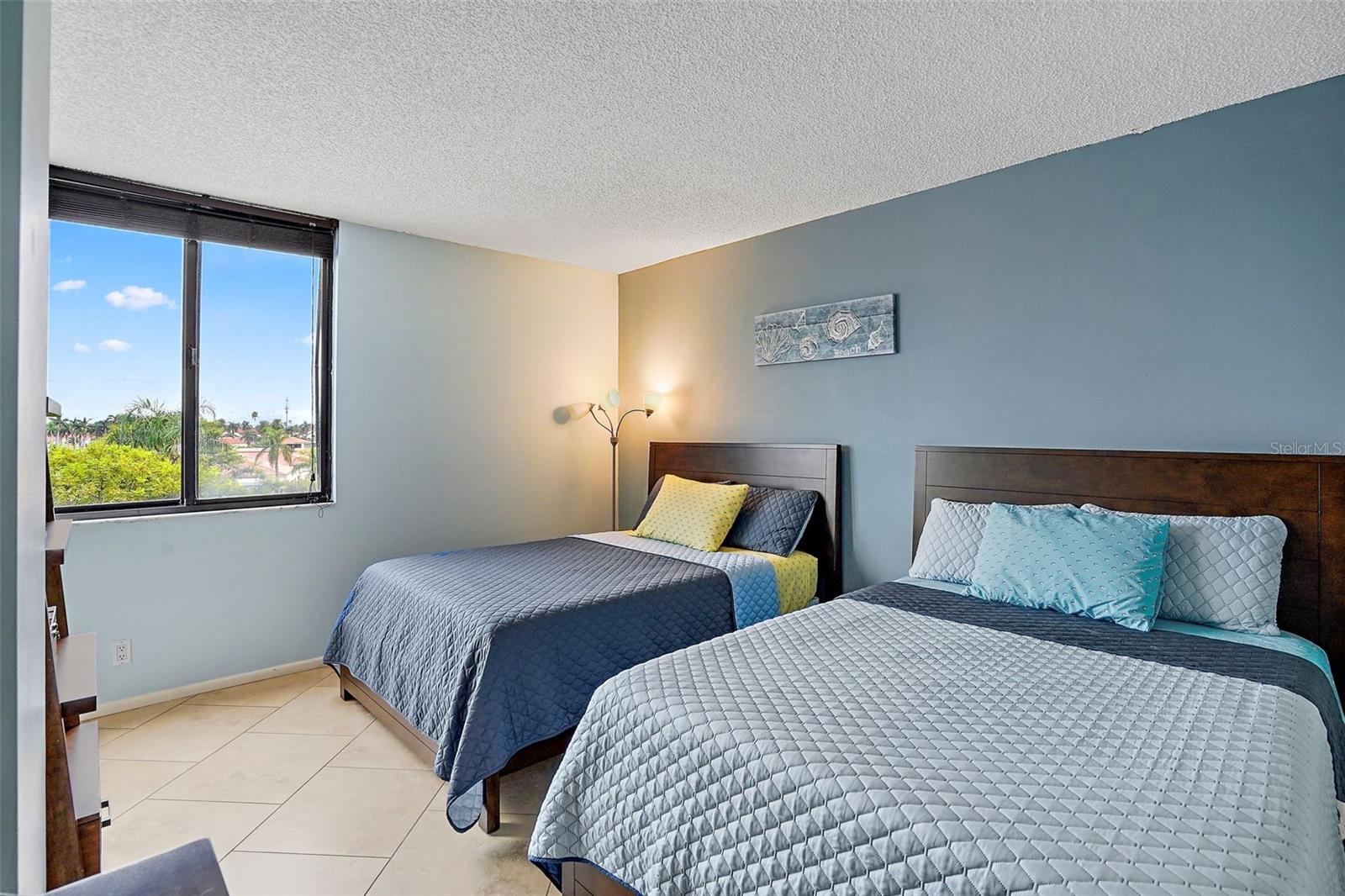 Image 21 of 40 For 6287 Bahia Del Mar Circle 404