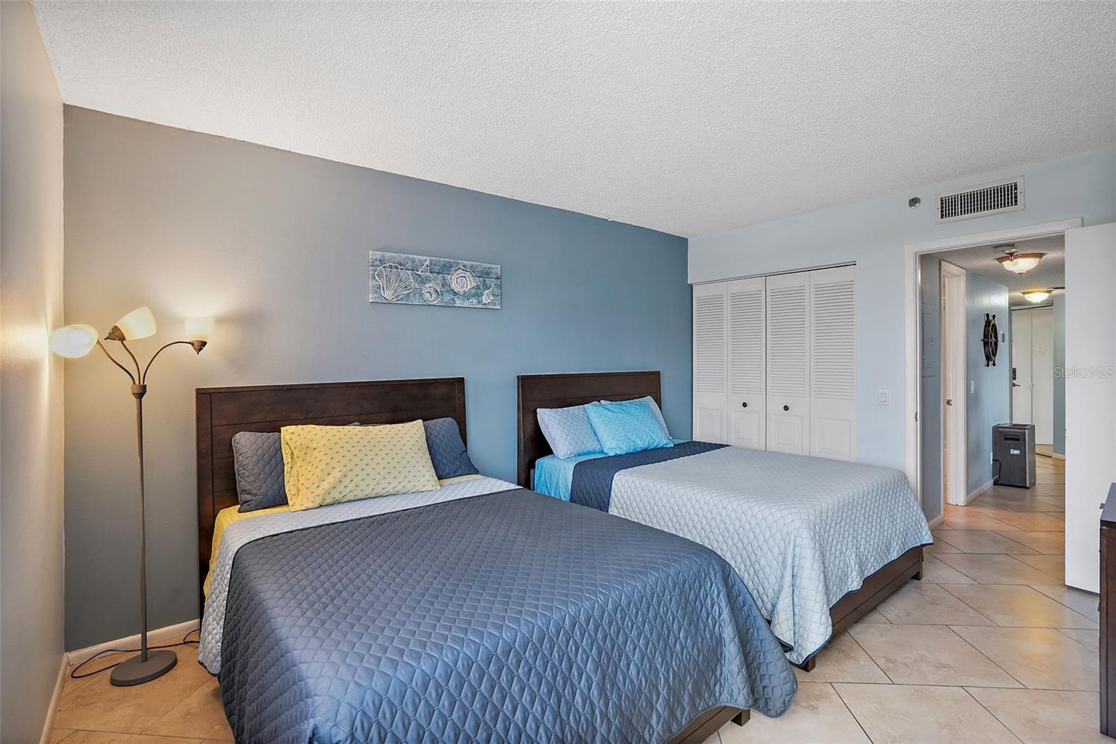 Image 22 of 40 For 6287 Bahia Del Mar Circle 404
