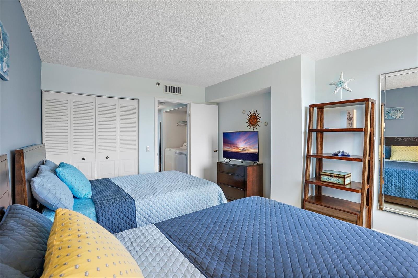 Image 23 of 40 For 6287 Bahia Del Mar Circle 404
