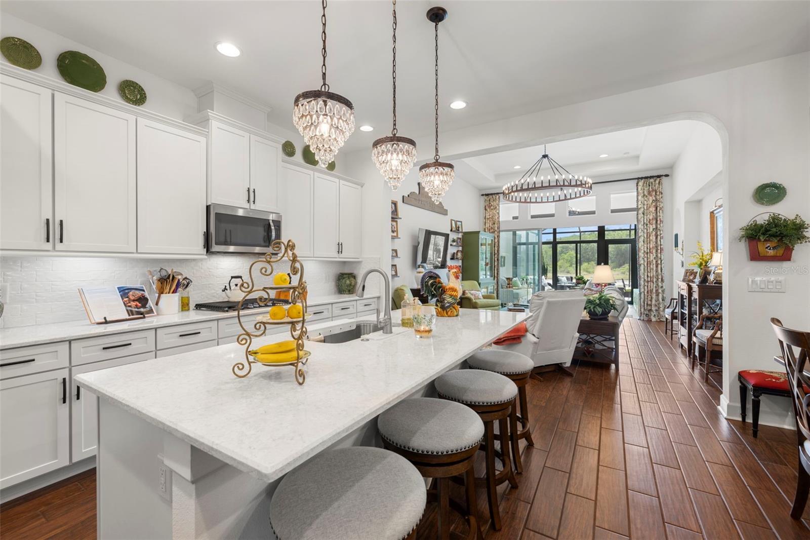 Listing photo id 8 for 4220 Barletta Court