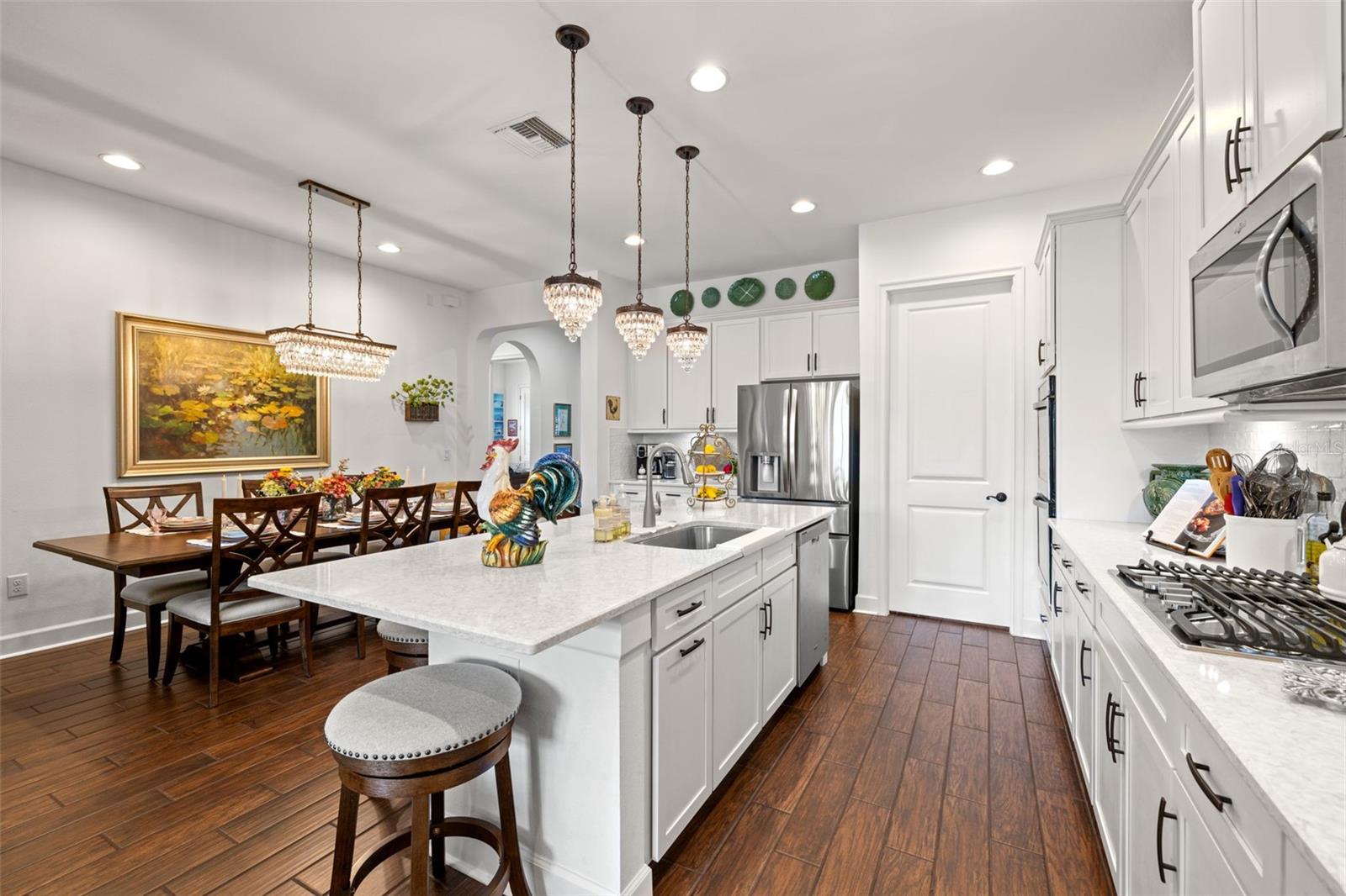 Listing photo id 11 for 4220 Barletta Court