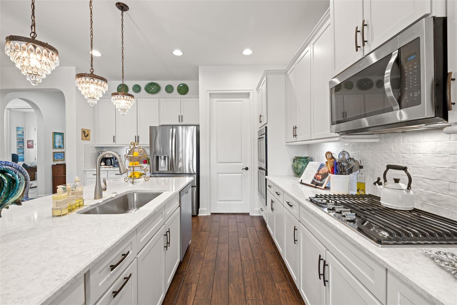 Listing photo id 12 for 4220 Barletta Court