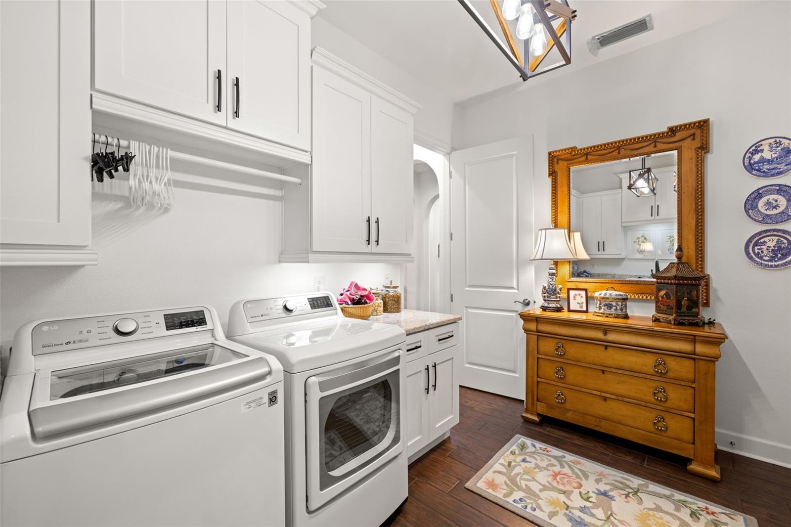 Listing photo id 41 for 4220 Barletta Court