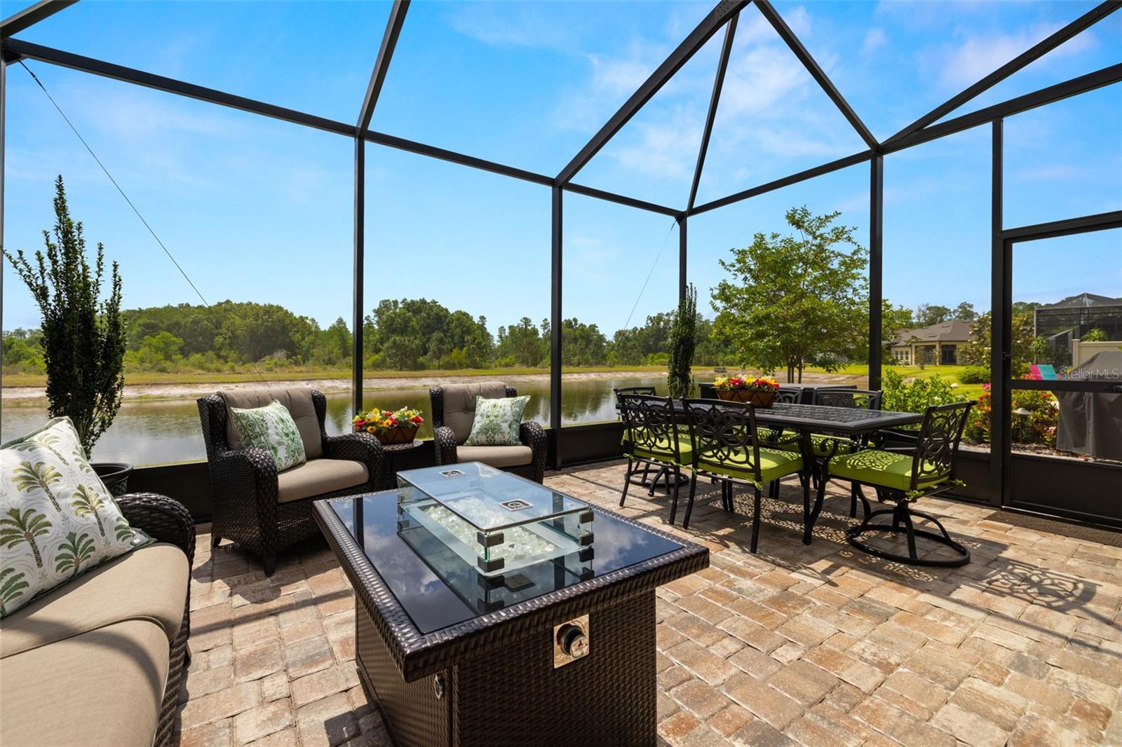 Listing photo id 42 for 4220 Barletta Court