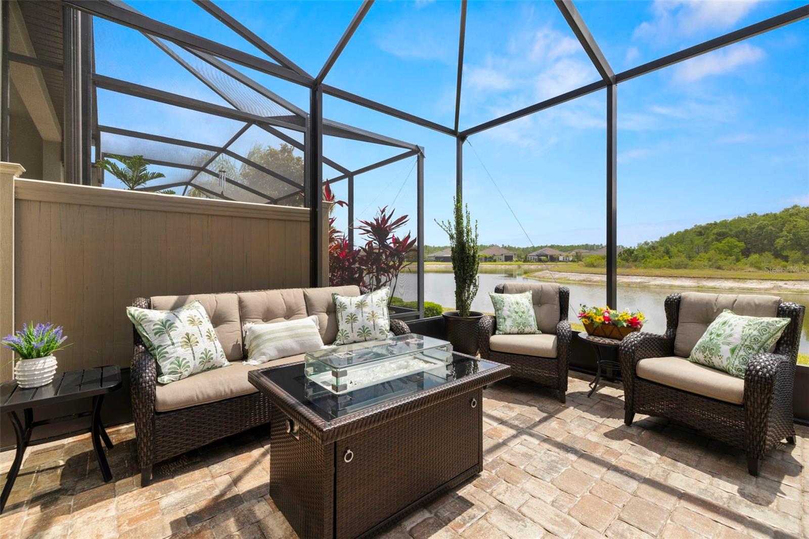 Listing photo id 44 for 4220 Barletta Court