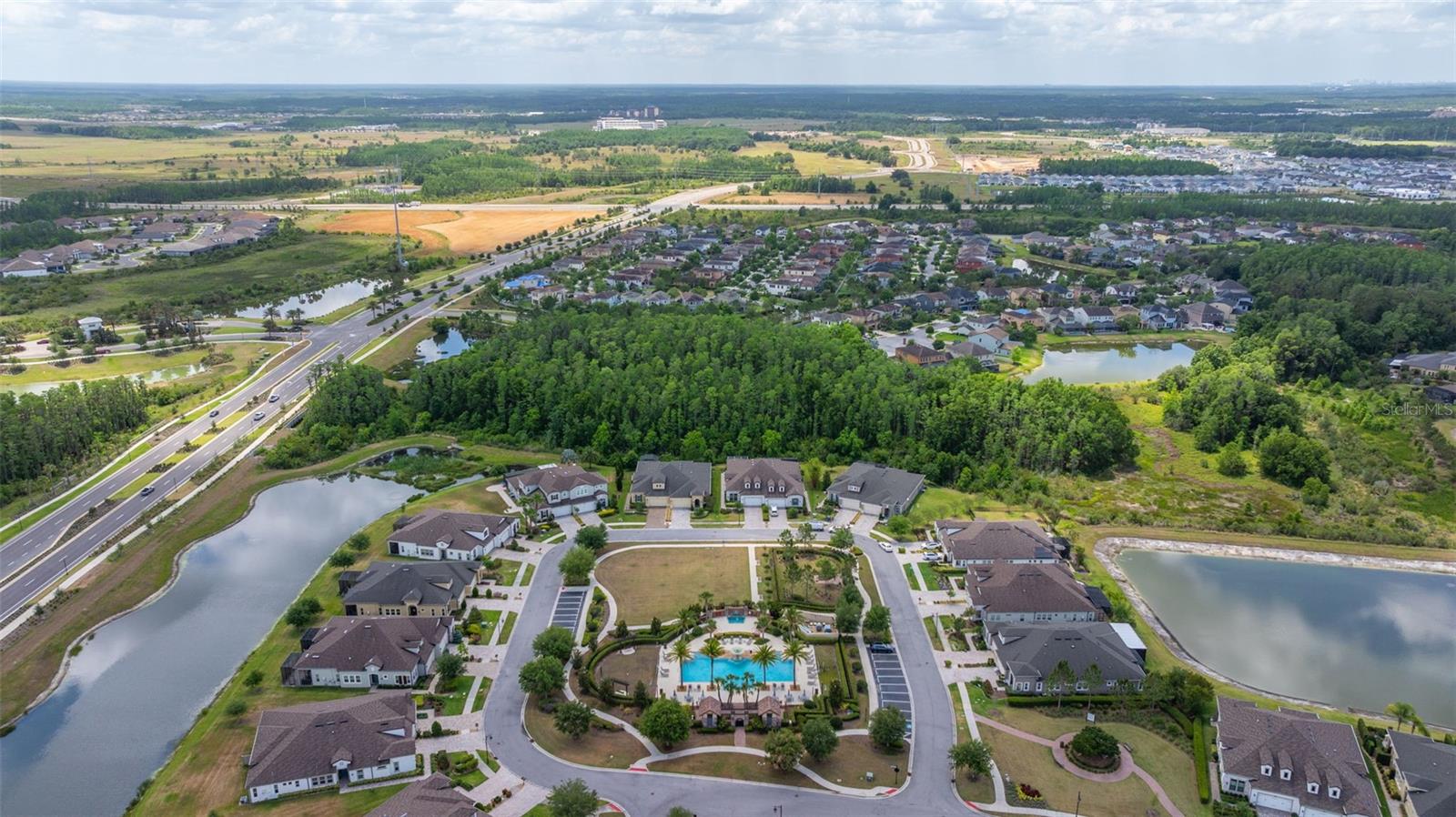 Listing photo id 61 for 4220 Barletta Court