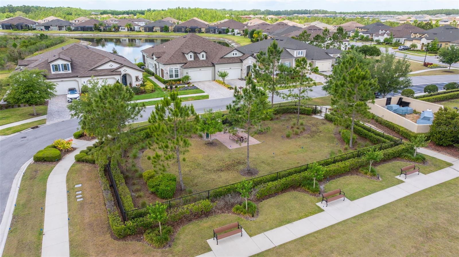 Listing photo id 65 for 4220 Barletta Court