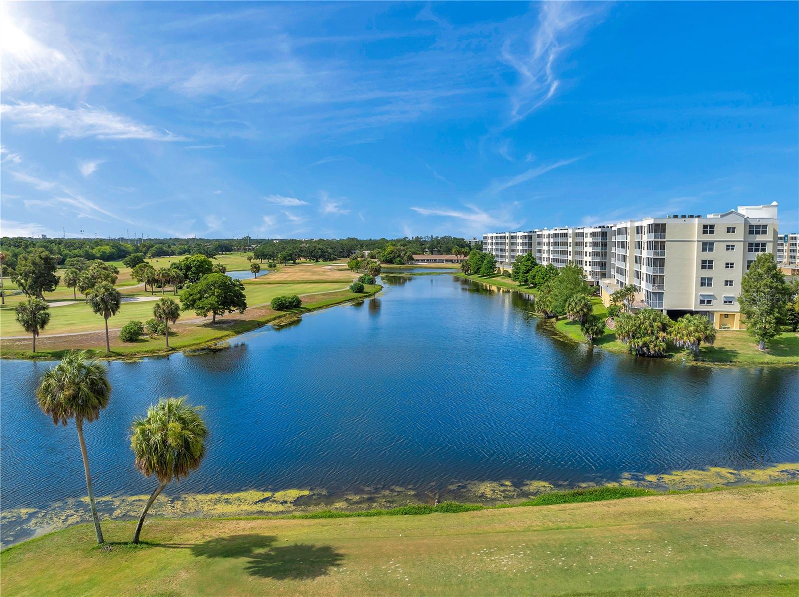 Listing photo id 17 for 1200 Country Club Drive 5506