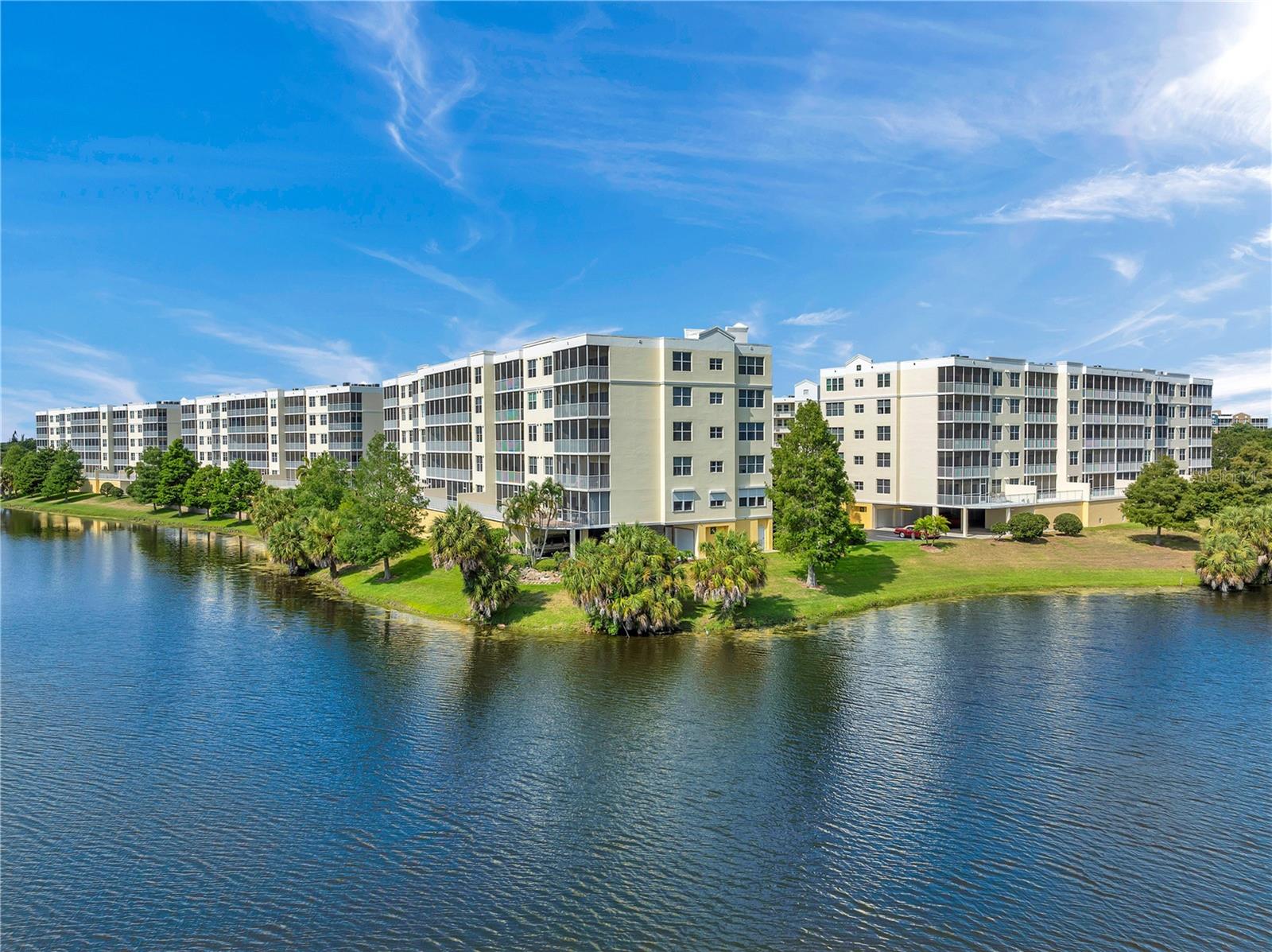 Listing photo id 18 for 1200 Country Club Drive 5506