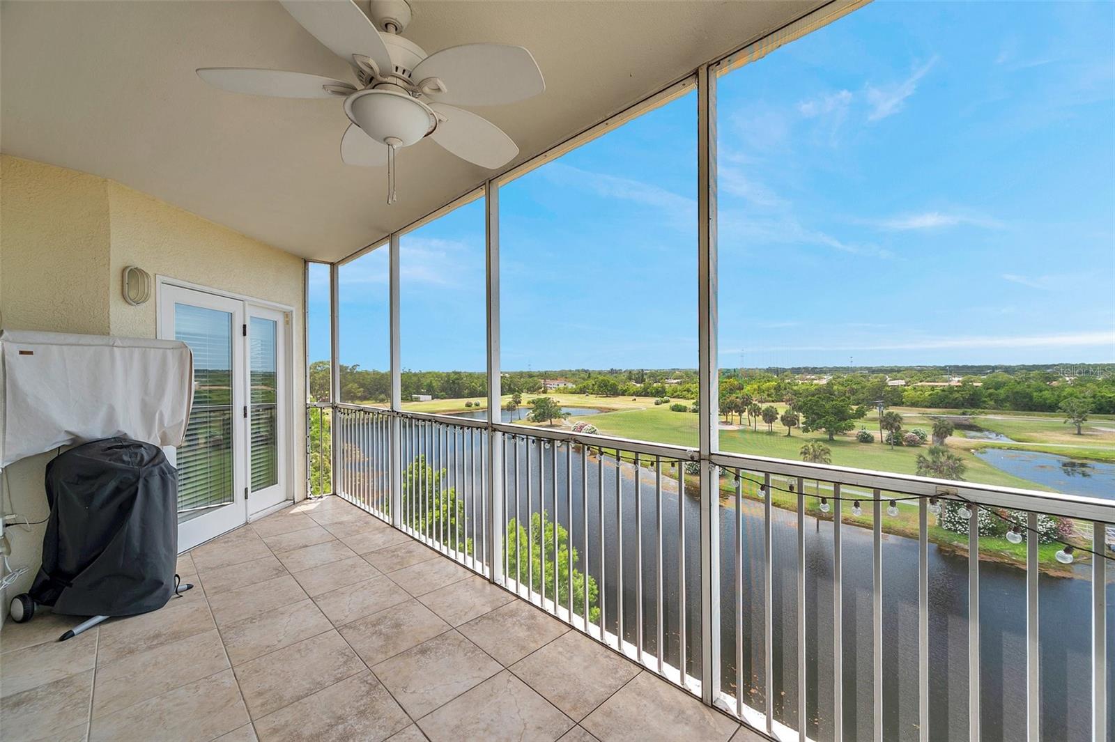 Listing photo id 20 for 1200 Country Club Drive 5506