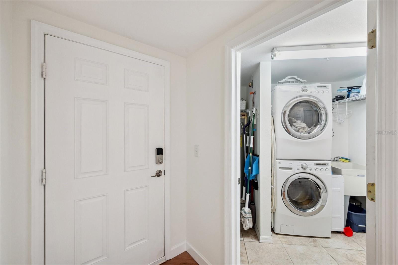 Listing photo id 30 for 1200 Country Club Drive 5506
