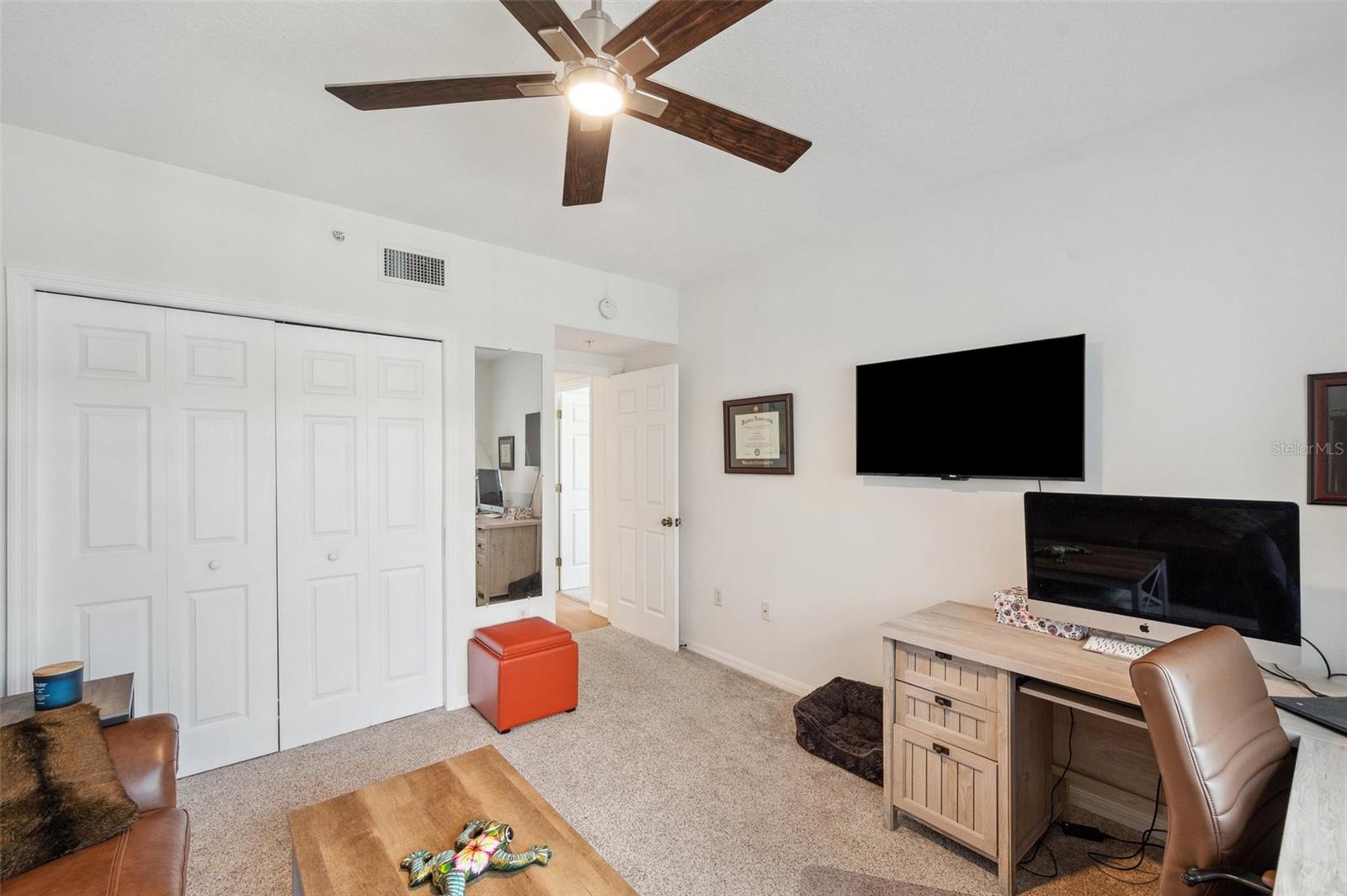 Listing photo id 37 for 1200 Country Club Drive 5506