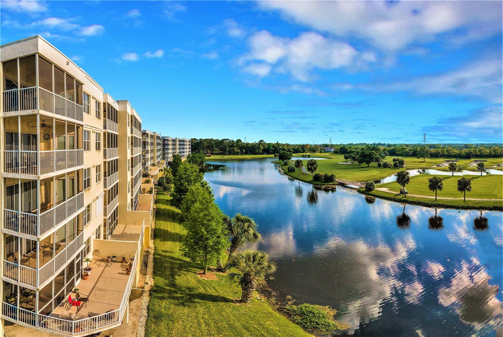 Listing photo id 2 for 1200 Country Club Drive 5506