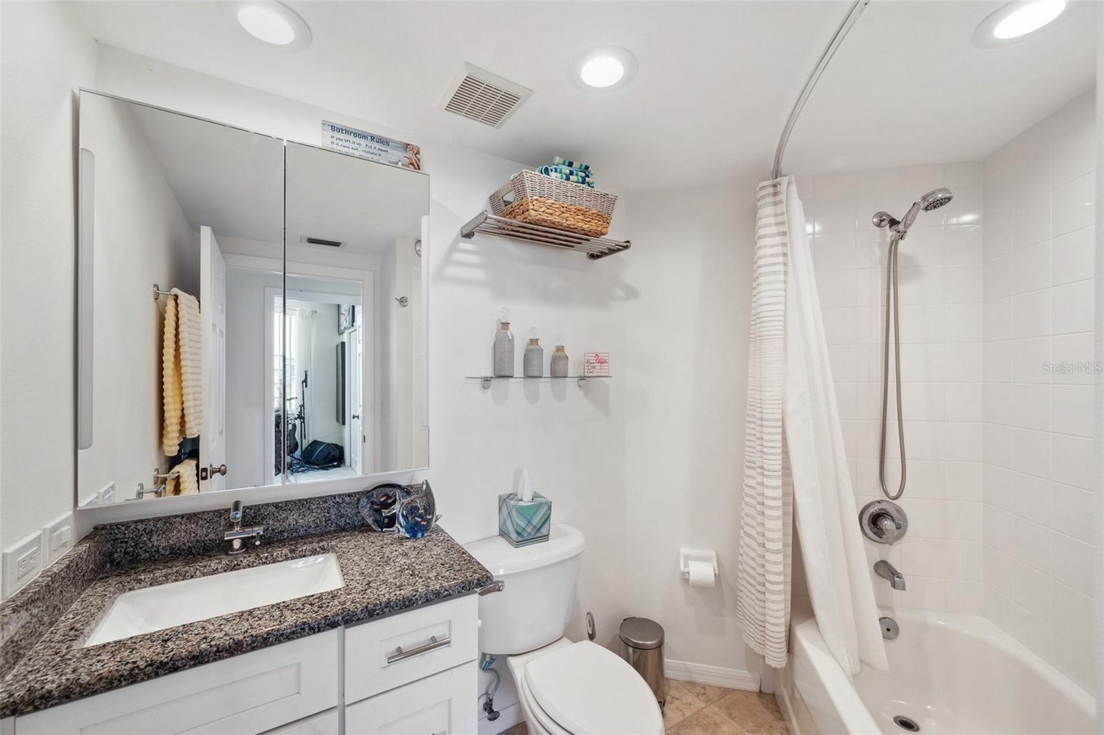 Listing photo id 38 for 1200 Country Club Drive 5506