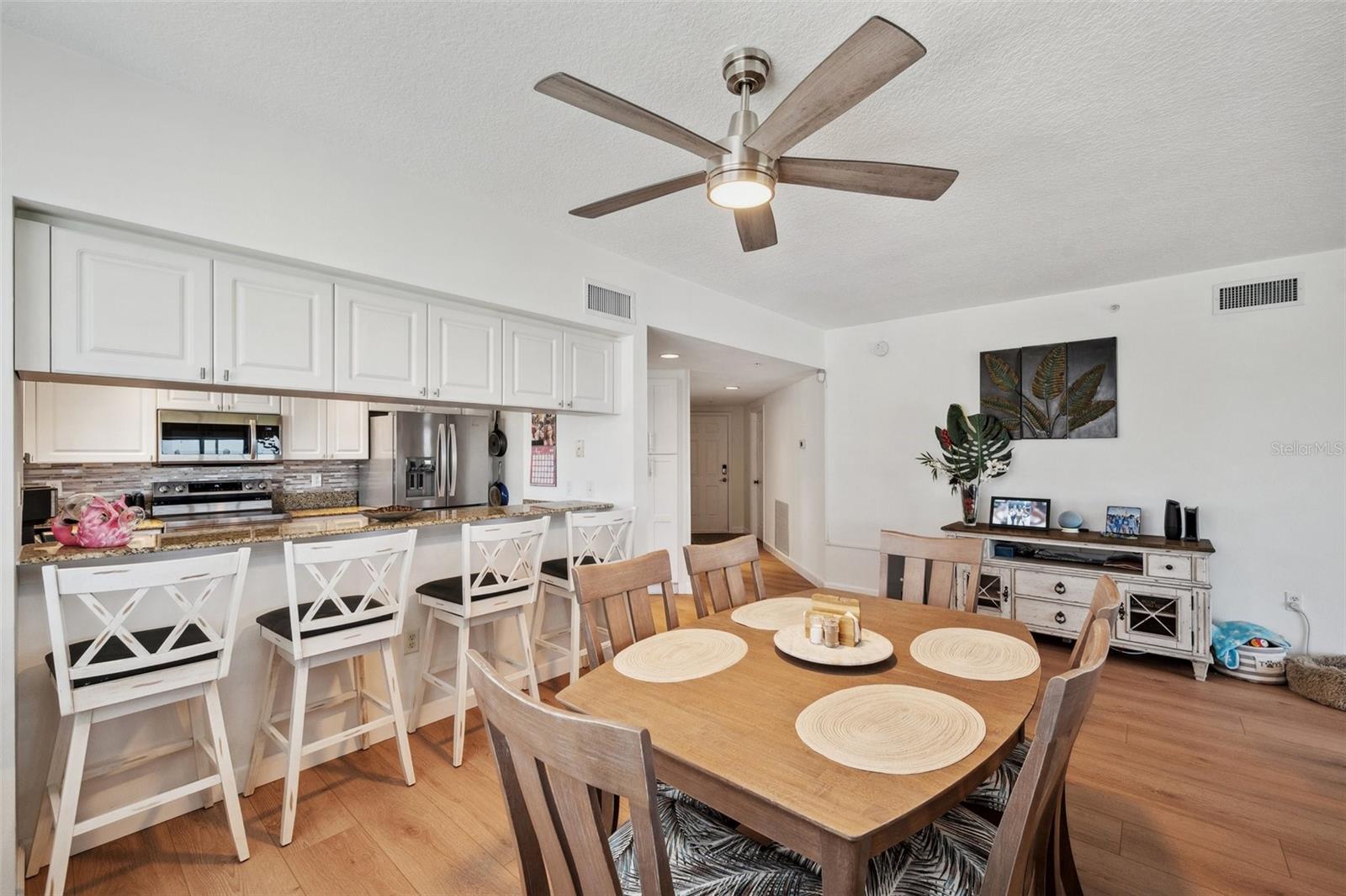 Listing photo id 43 for 1200 Country Club Drive 5506