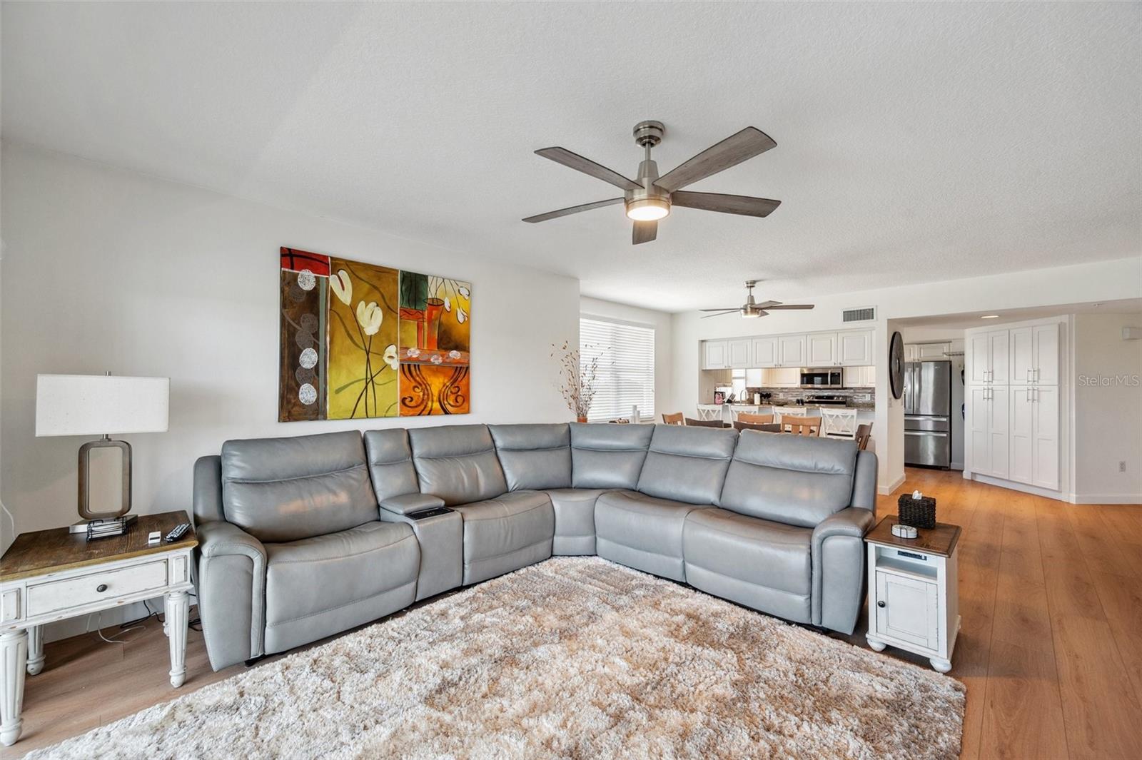 Listing photo id 45 for 1200 Country Club Drive 5506
