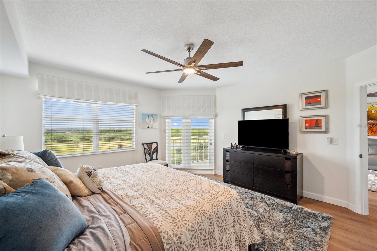 Listing photo id 55 for 1200 Country Club Drive 5506