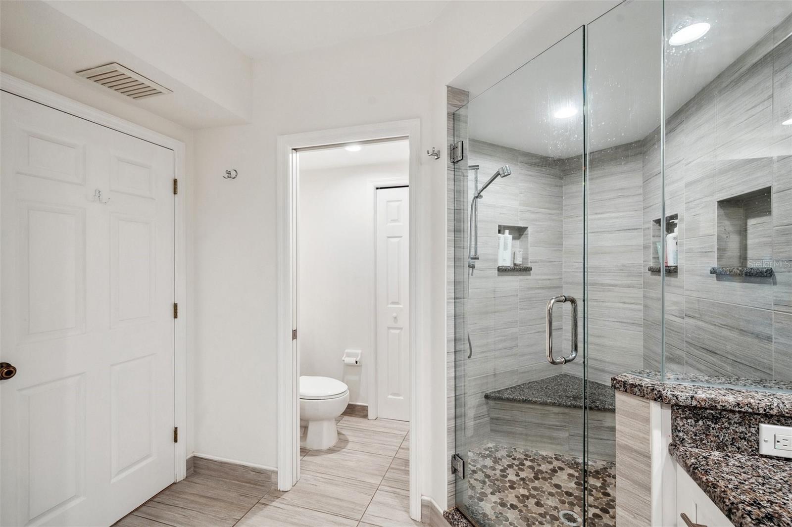 Listing photo id 58 for 1200 Country Club Drive 5506