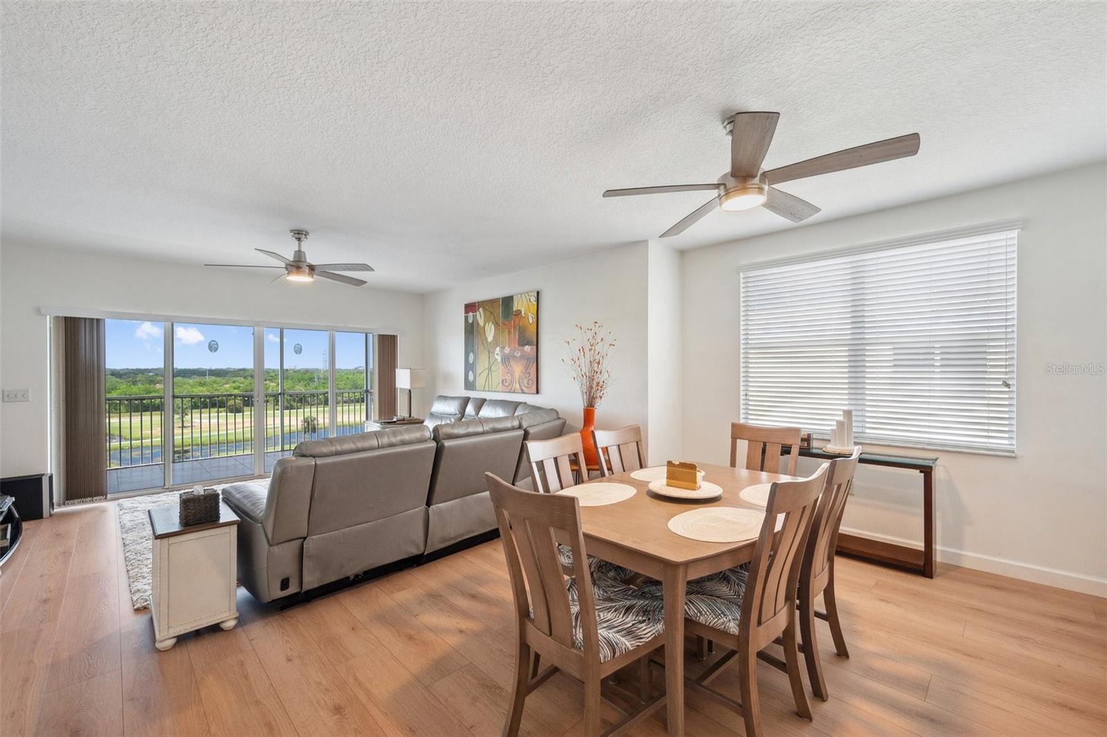 Listing photo id 6 for 1200 Country Club Drive 5506