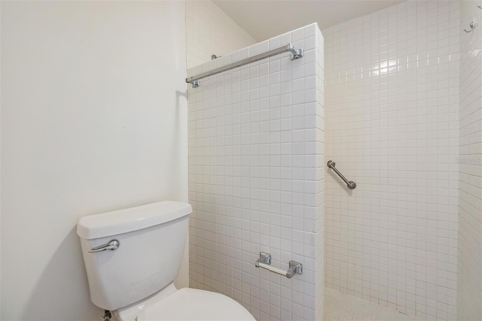 Image 21 of 35 For 4002 Cypress Court 4002