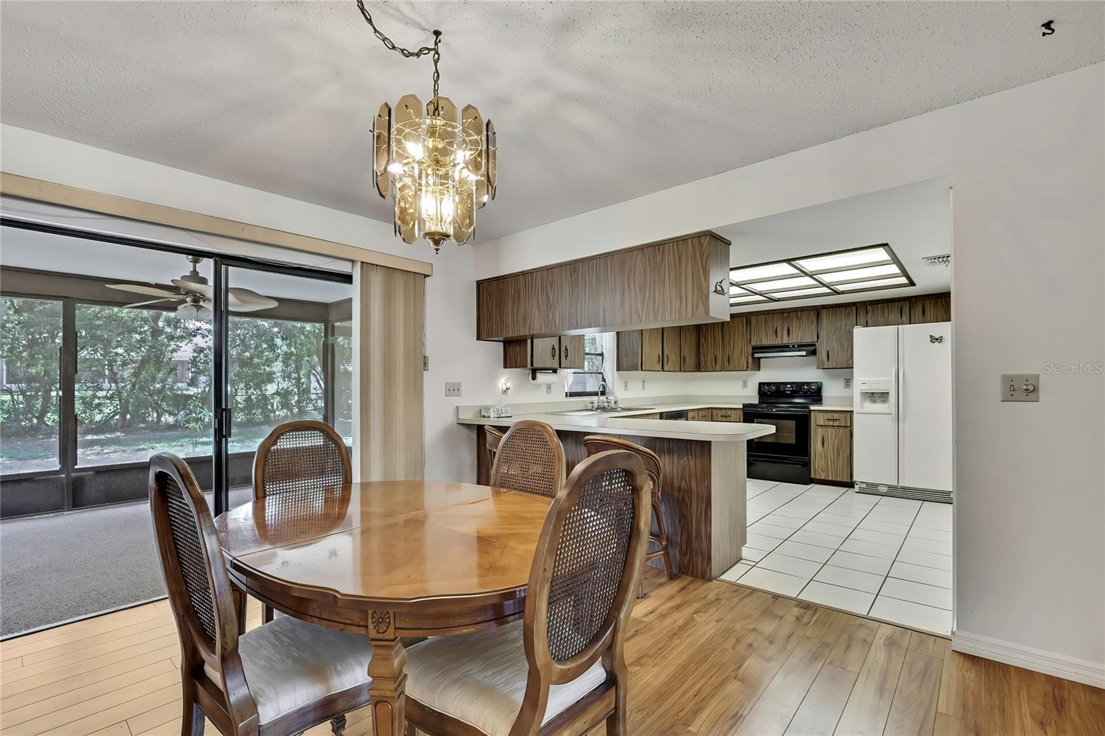 Image 10 of 56 For 883 Hollywood Circle
