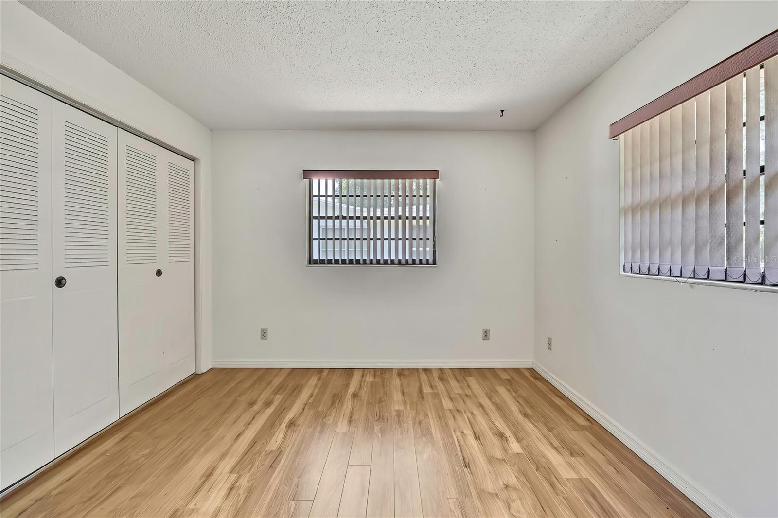 Image 18 of 56 For 883 Hollywood Circle