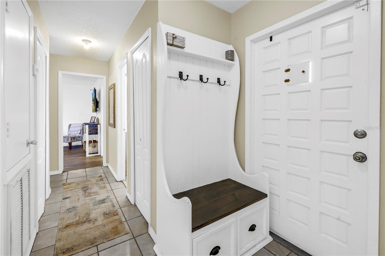 Image 6 of 36 For 3753 Hollow Oak Place