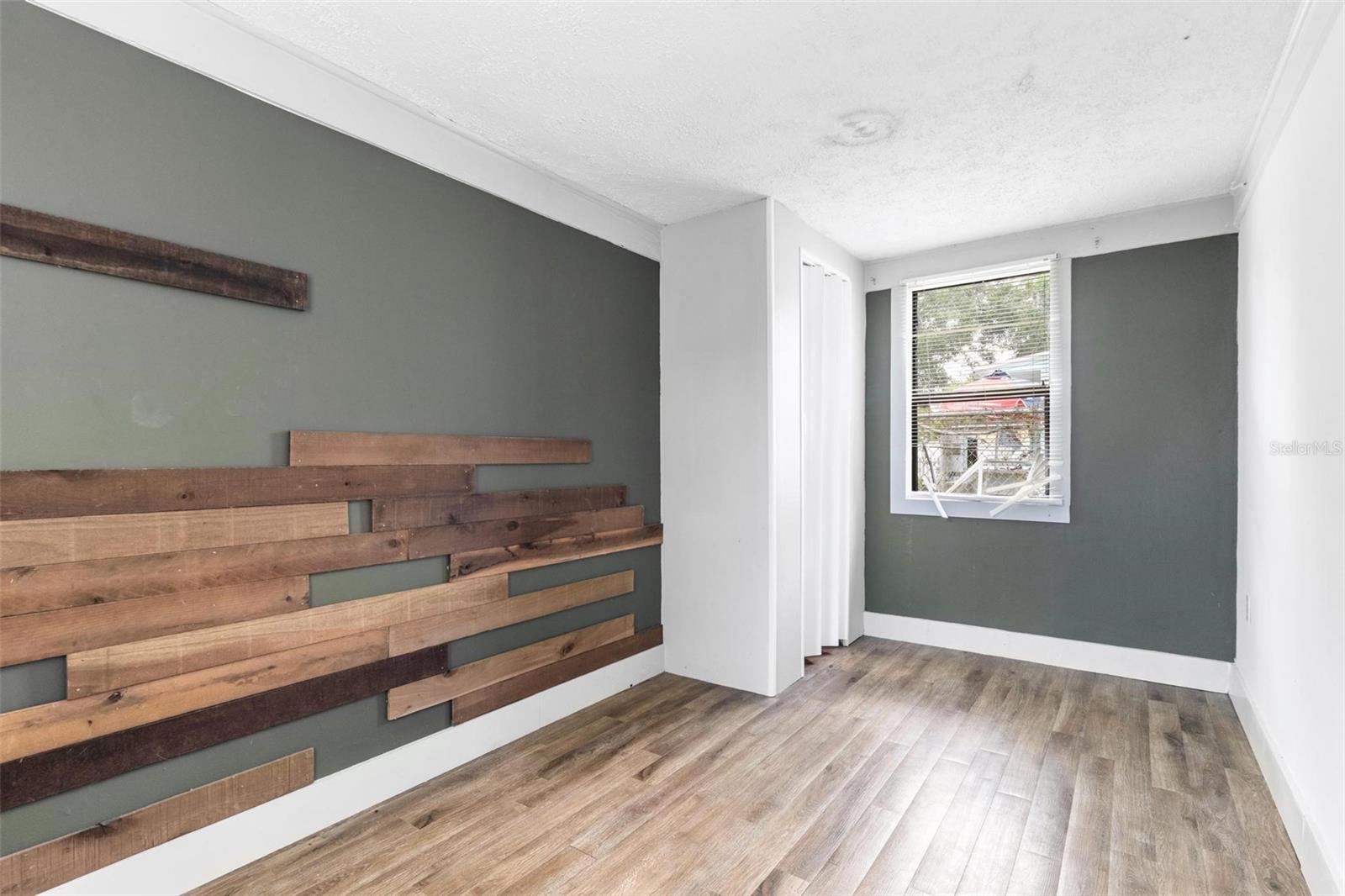 Image 10 of 16 For 536 Braddock Street S