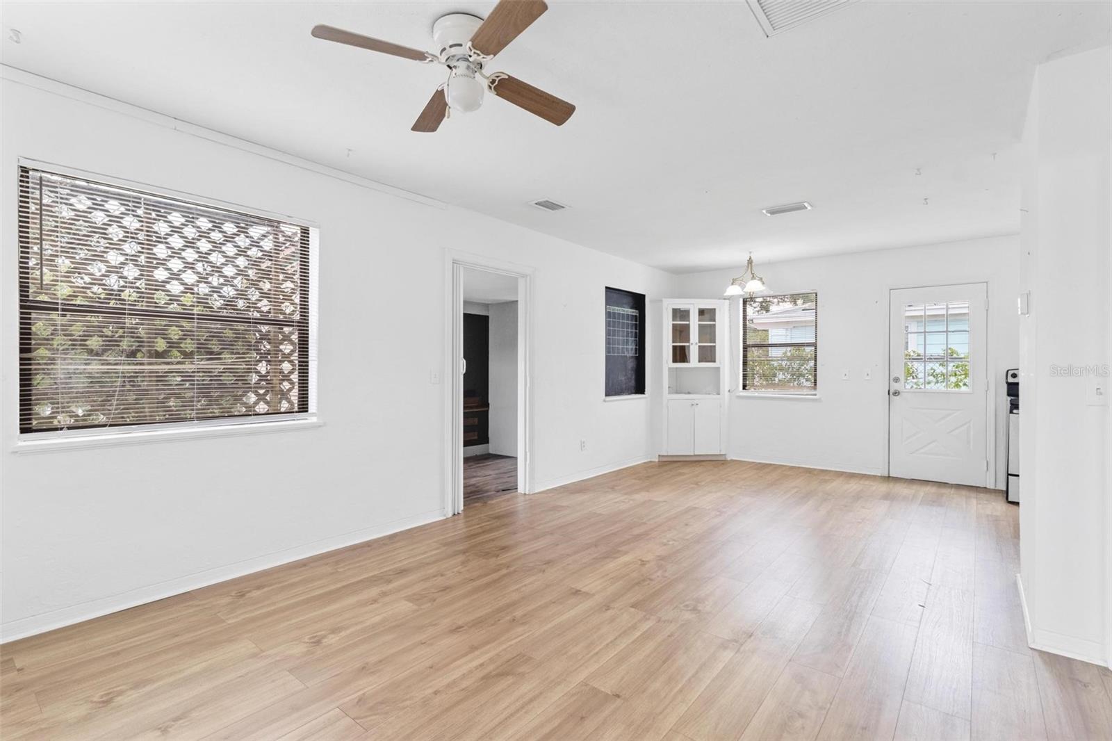 Image 6 of 16 For 536 Braddock Street S