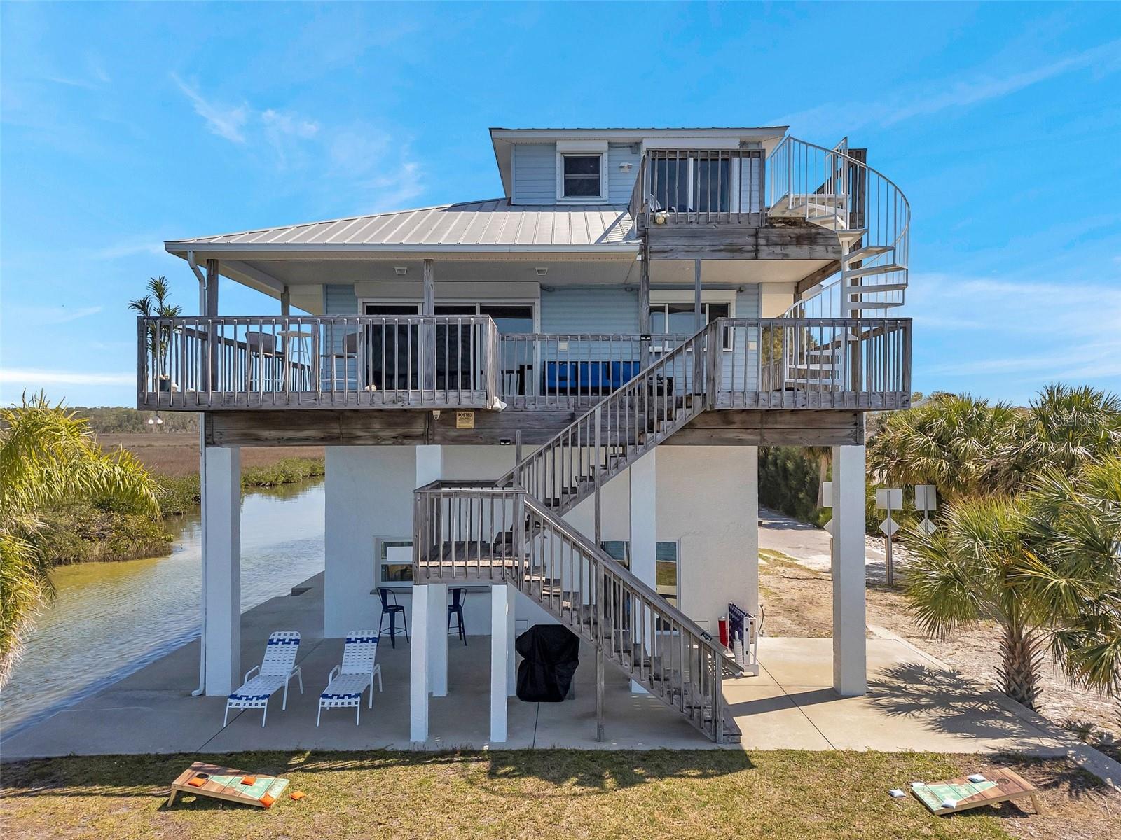 Listing photo id 19 for 2417 Sunset Vista Drive