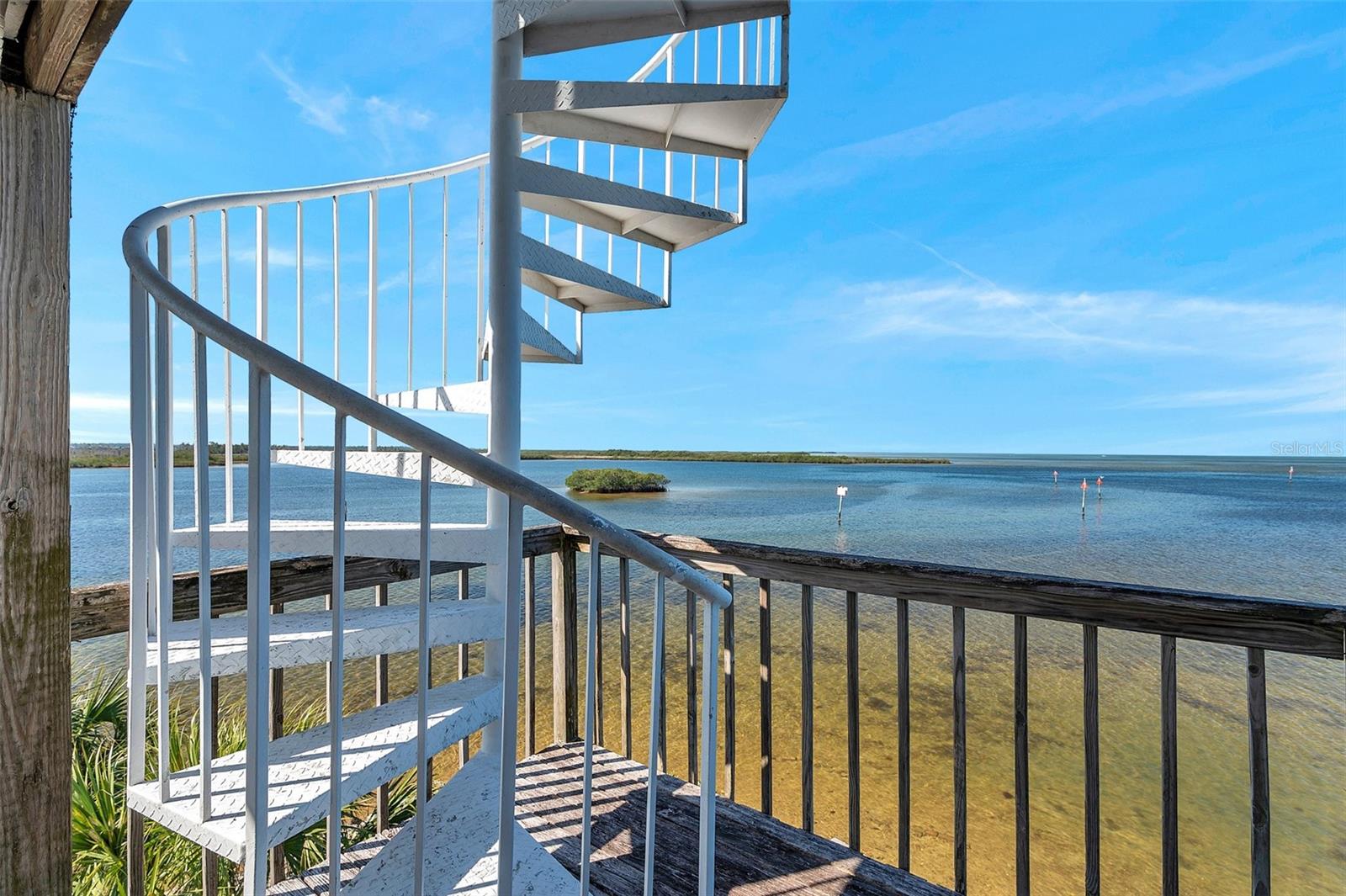 Listing photo id 24 for 2417 Sunset Vista Drive