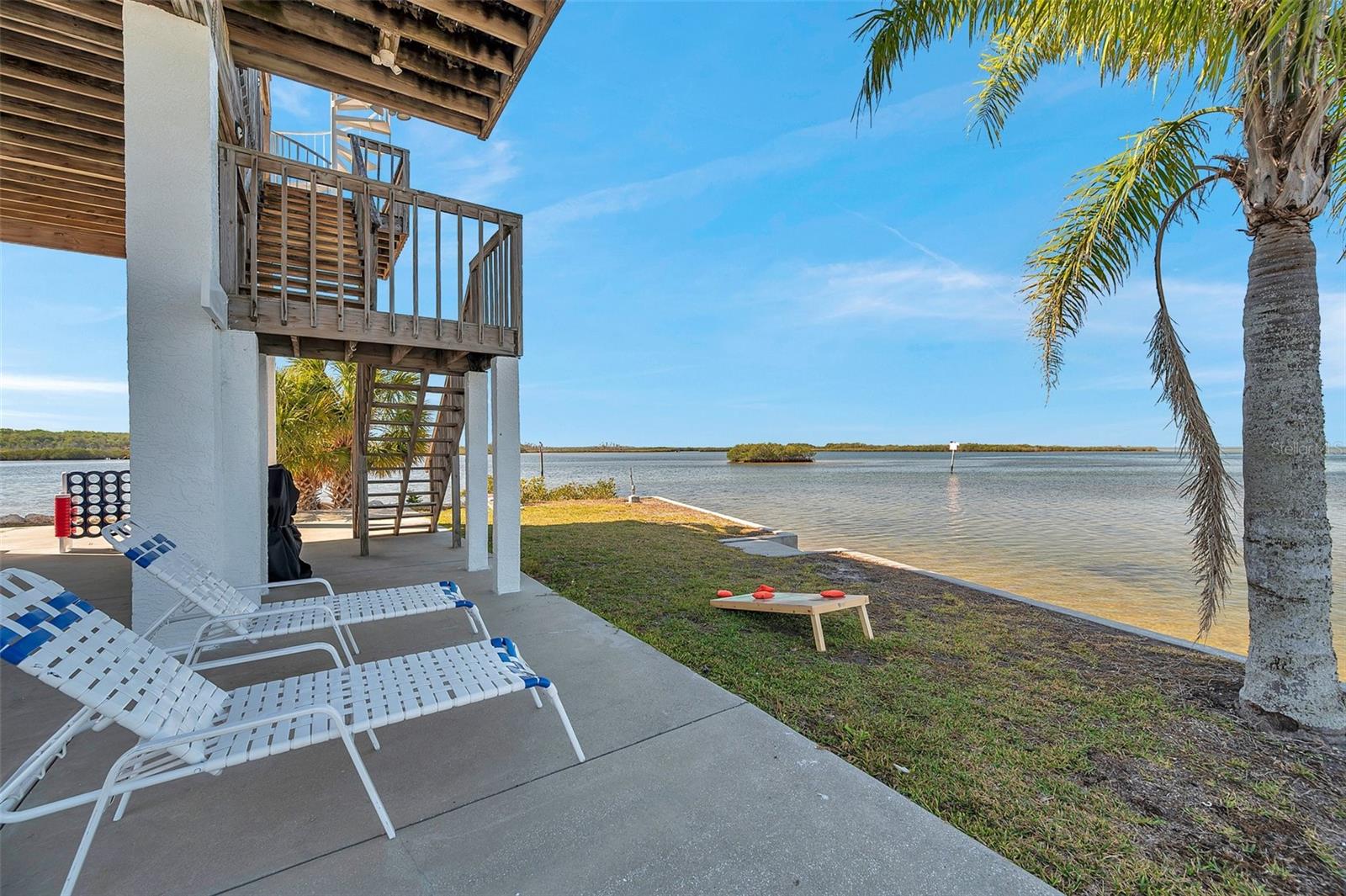 Listing photo id 33 for 2417 Sunset Vista Drive