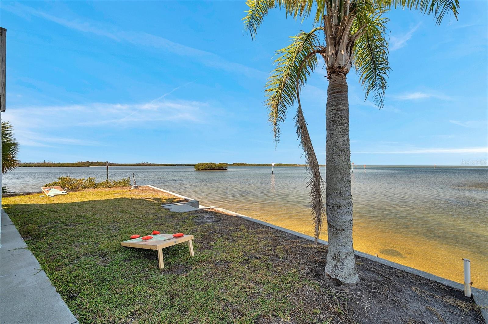 Listing photo id 35 for 2417 Sunset Vista Drive