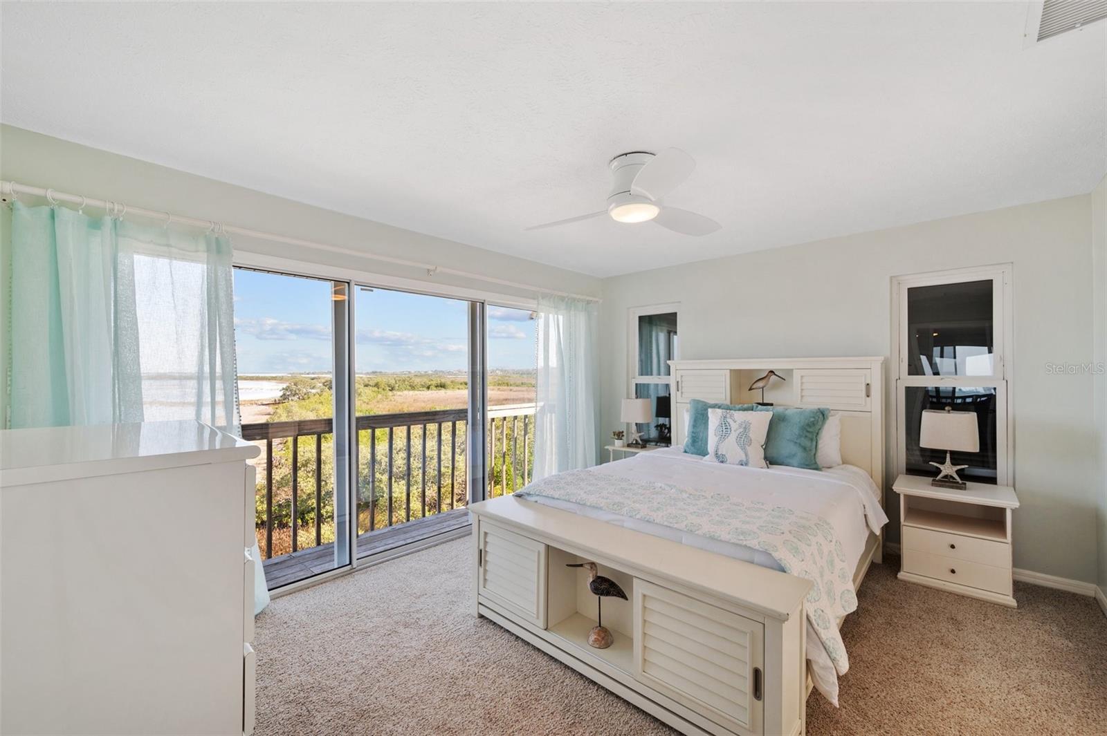 Listing photo id 37 for 2417 Sunset Vista Drive
