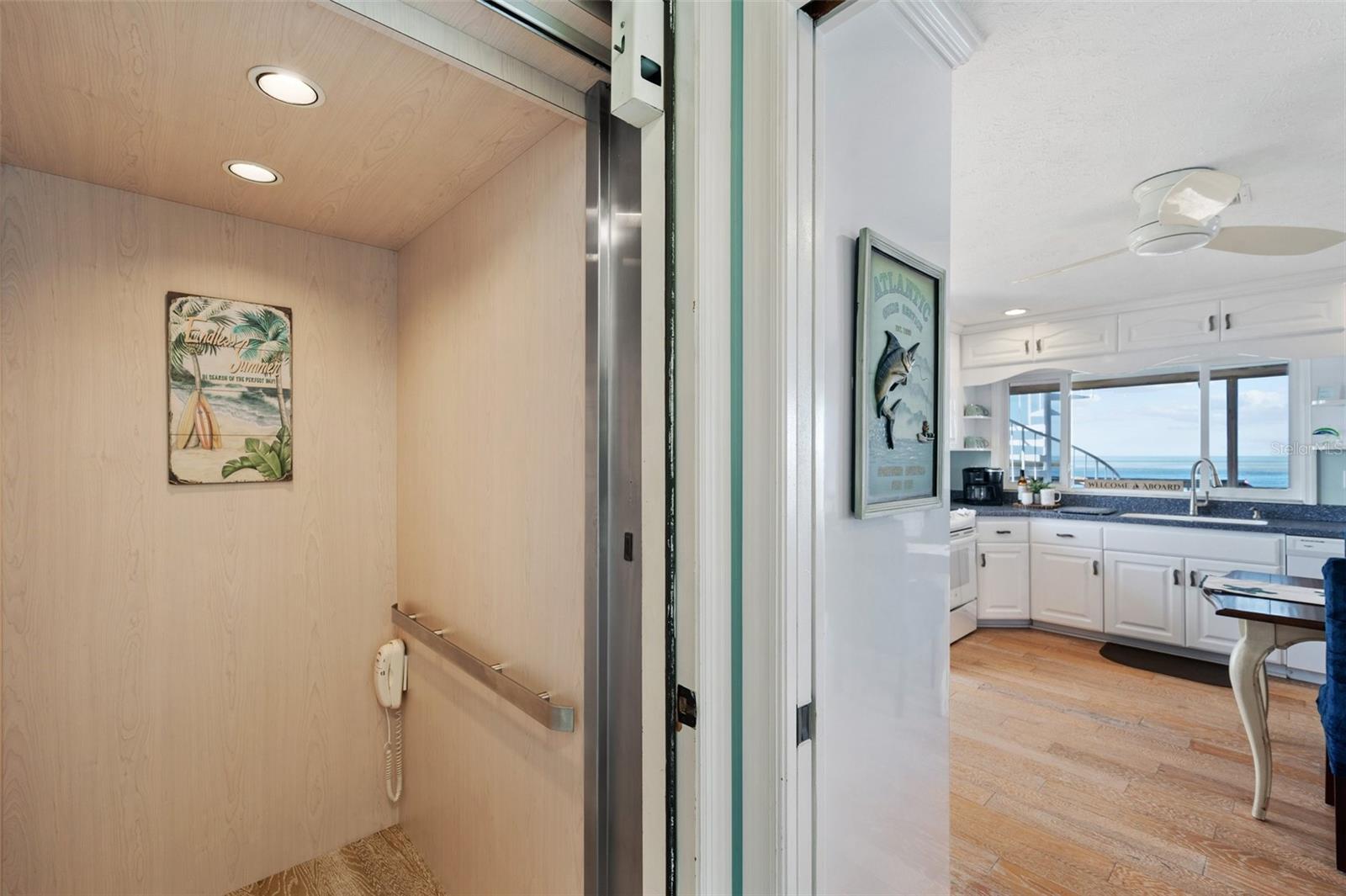 Listing photo id 45 for 2417 Sunset Vista Drive
