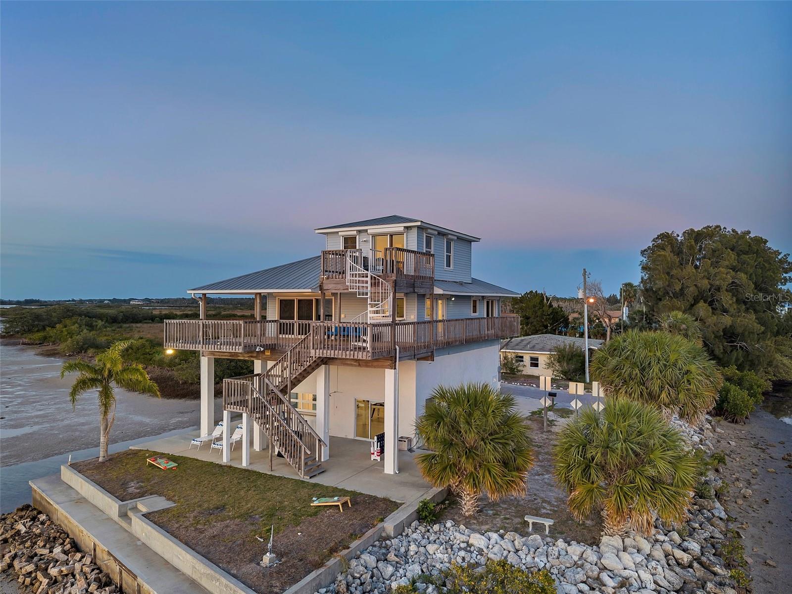 Listing photo id 49 for 2417 Sunset Vista Drive