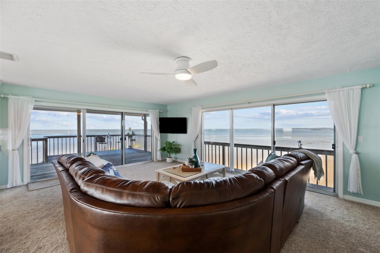 Listing photo id 5 for 2417 Sunset Vista Drive
