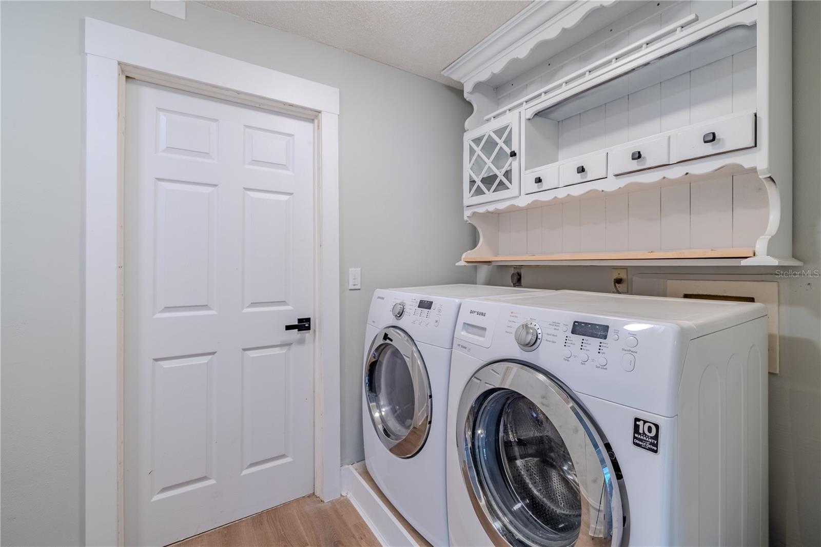 Listing photo id 16 for 1211 64th Street Nw