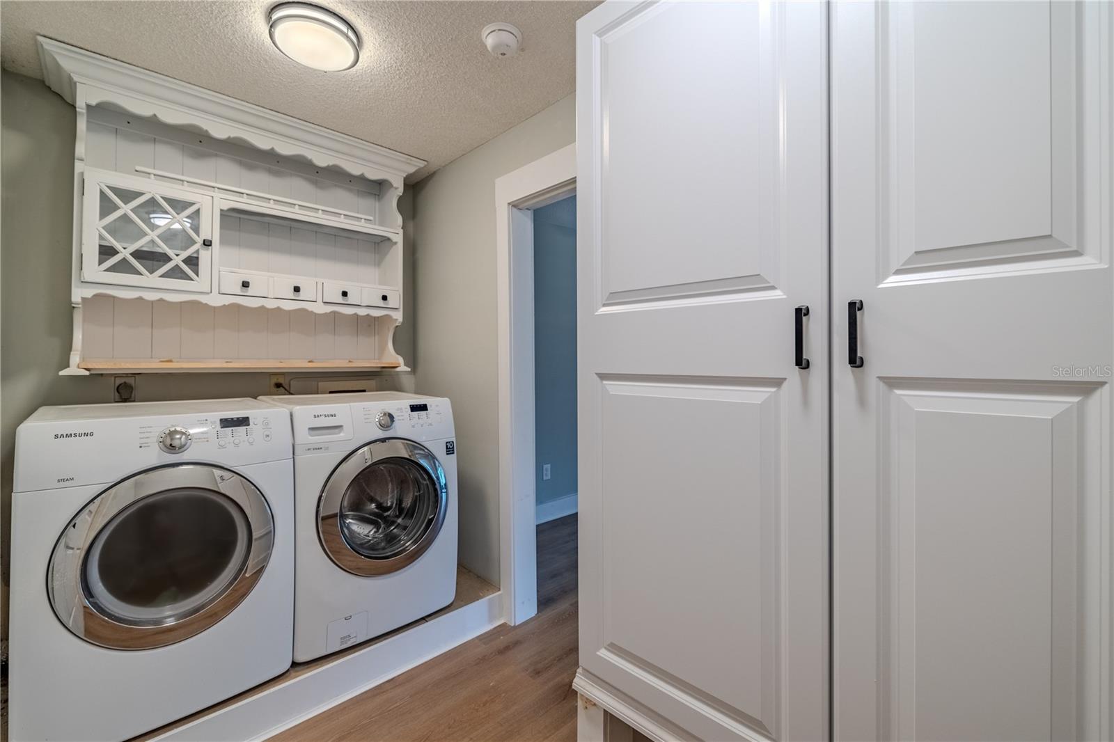 Listing photo id 17 for 1211 64th Street Nw