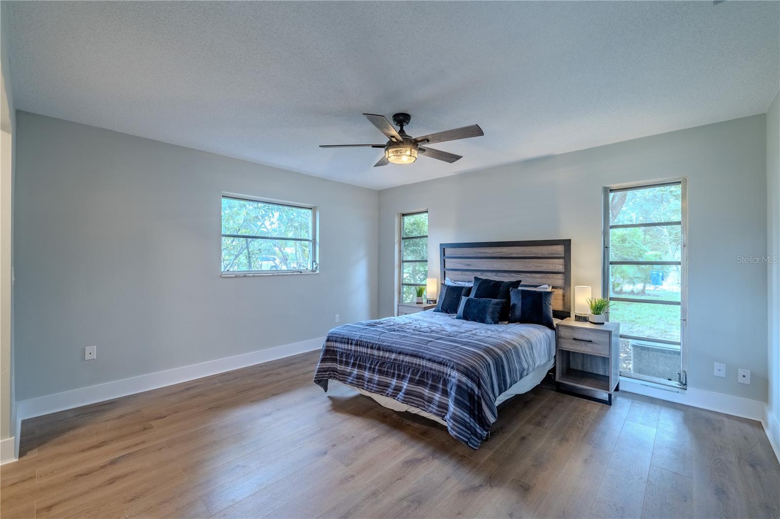 Listing photo id 21 for 1211 64th Street Nw