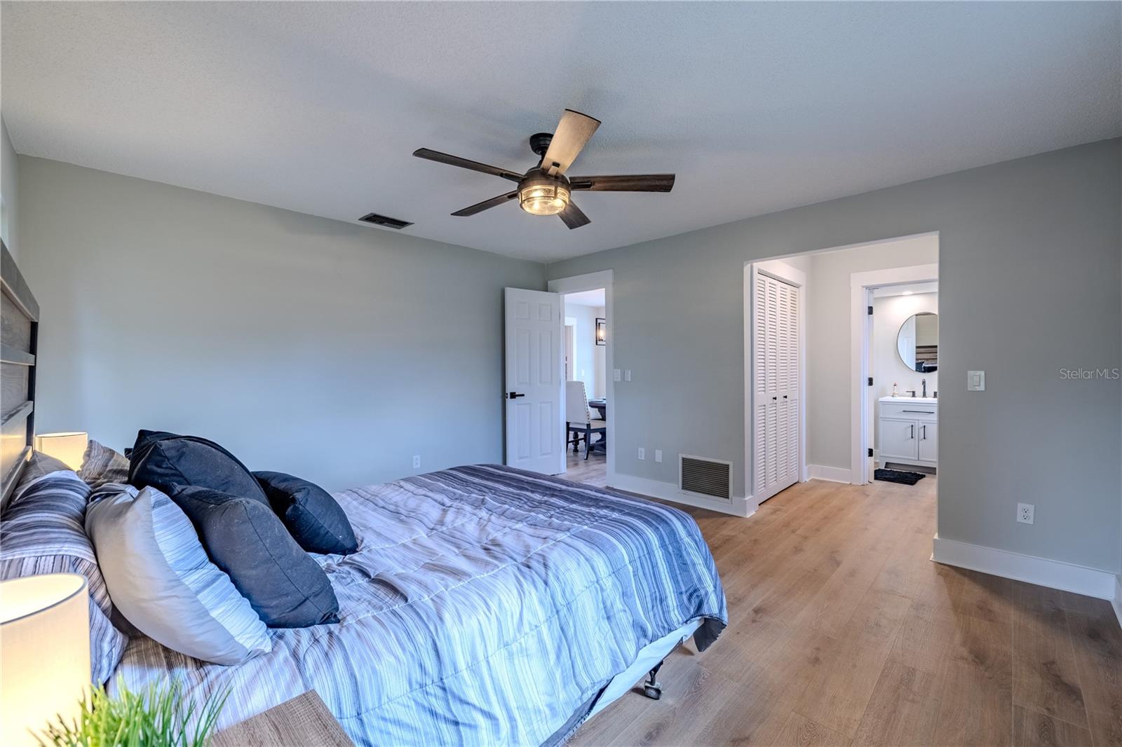 Listing photo id 22 for 1211 64th Street Nw