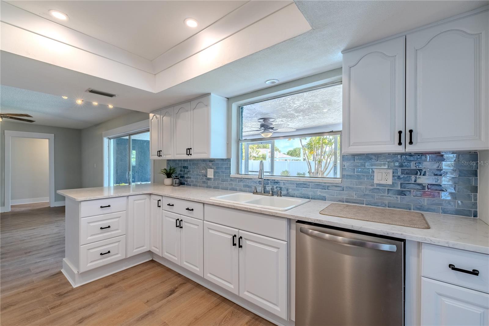 Listing photo id 24 for 1211 64th Street Nw