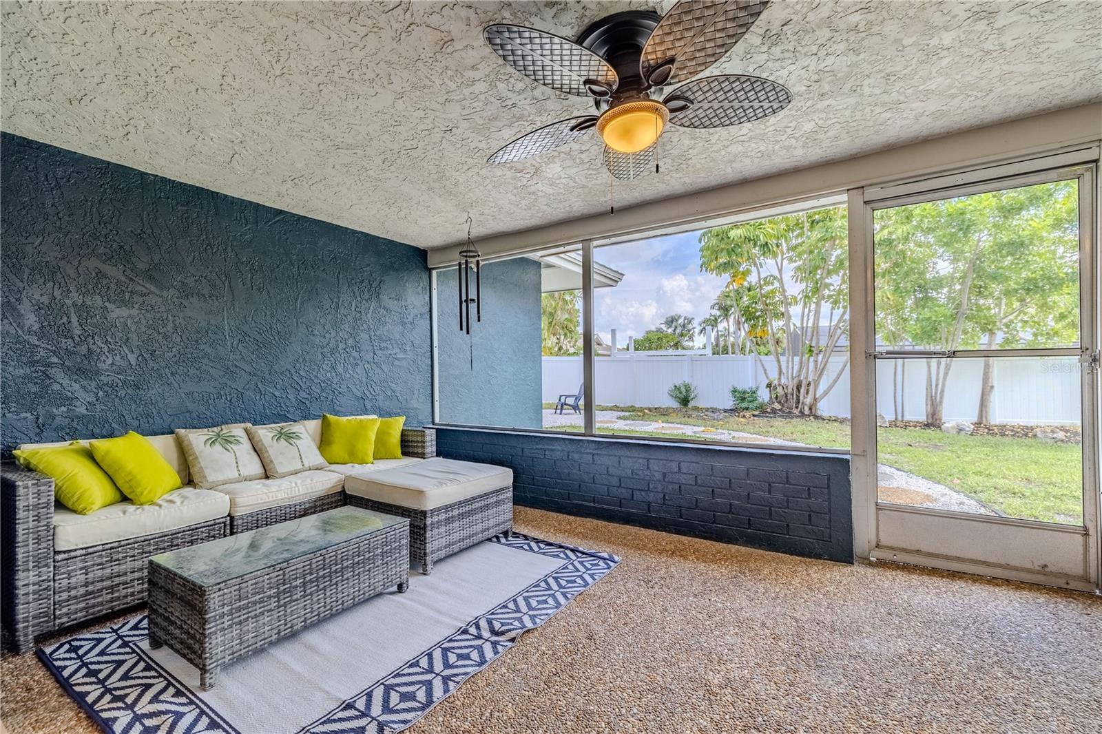 Listing photo id 25 for 1211 64th Street Nw