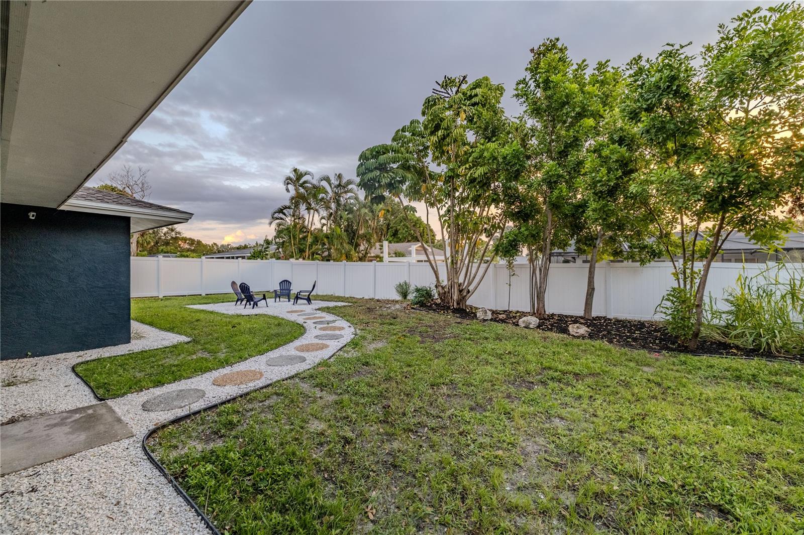 Listing photo id 30 for 1211 64th Street Nw