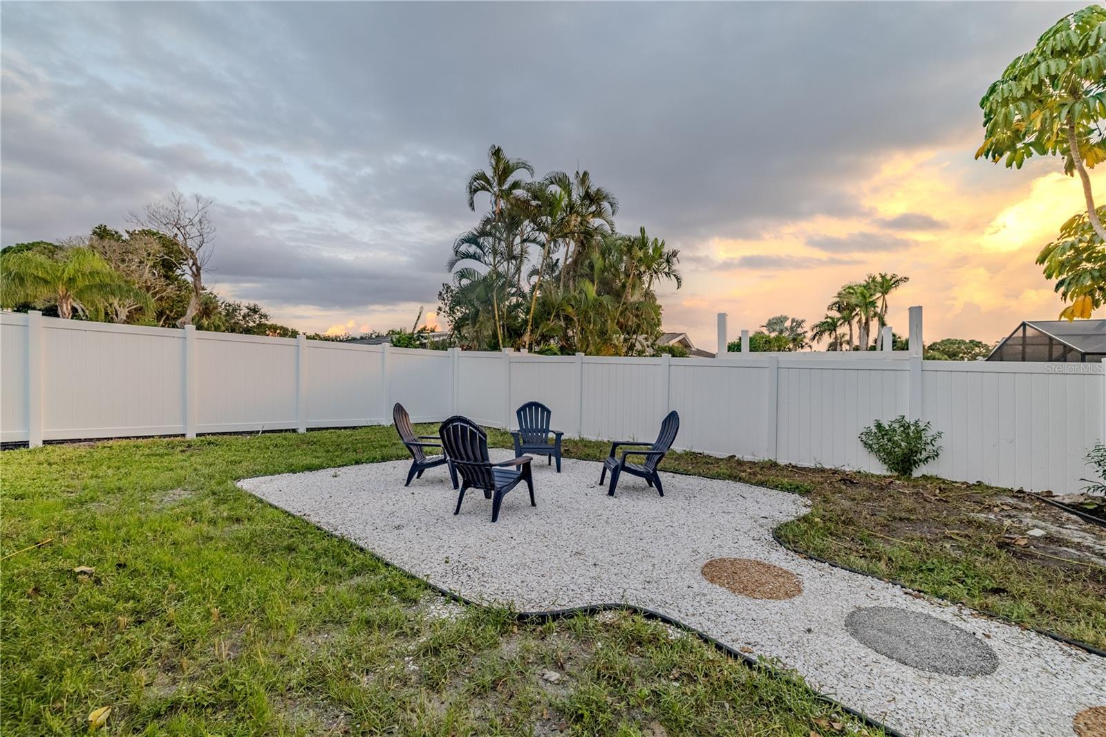Listing photo id 31 for 1211 64th Street Nw