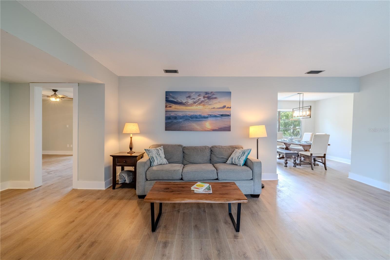 Listing photo id 2 for 1211 64th Street Nw