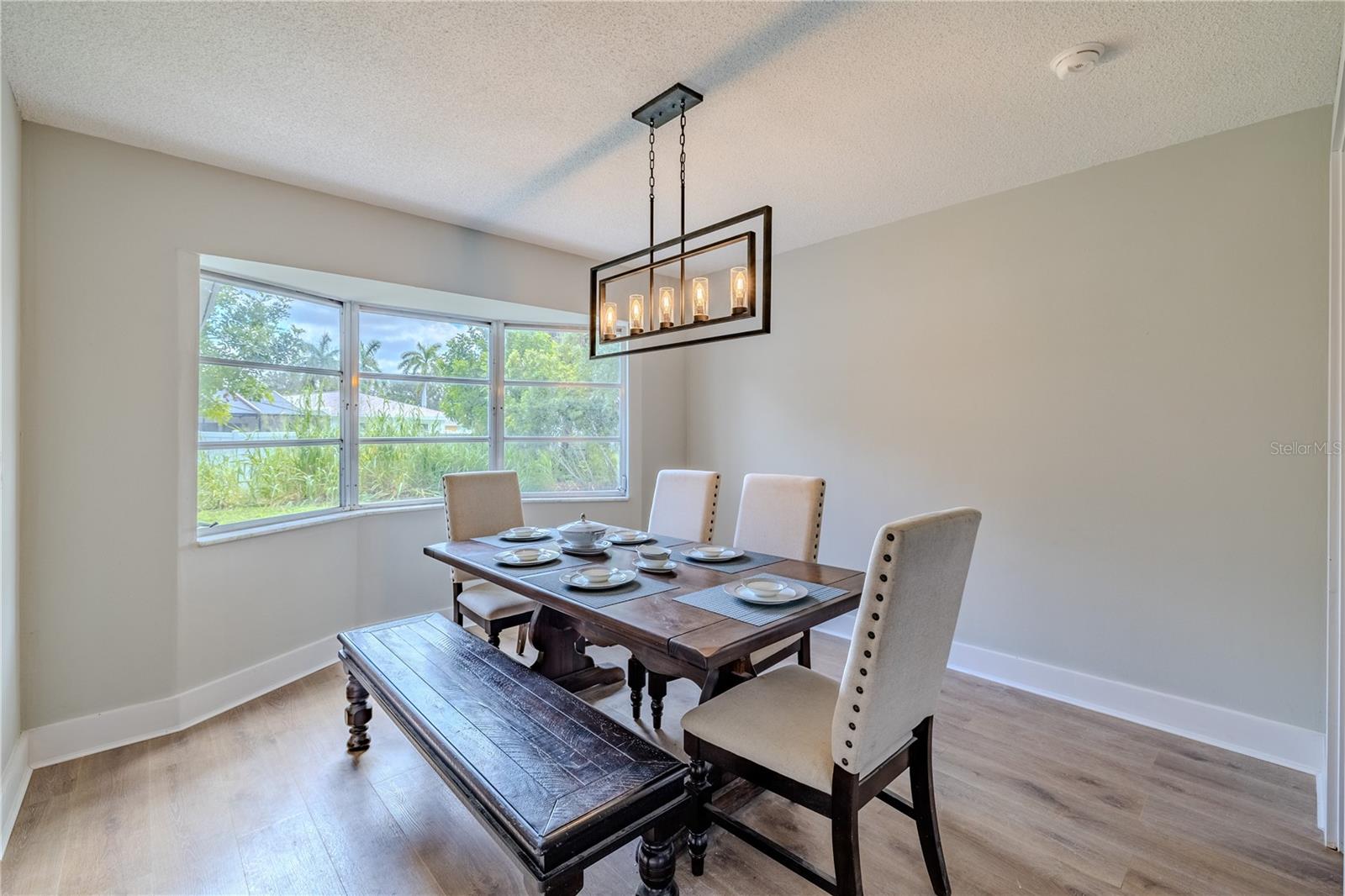 Listing photo id 5 for 1211 64th Street Nw