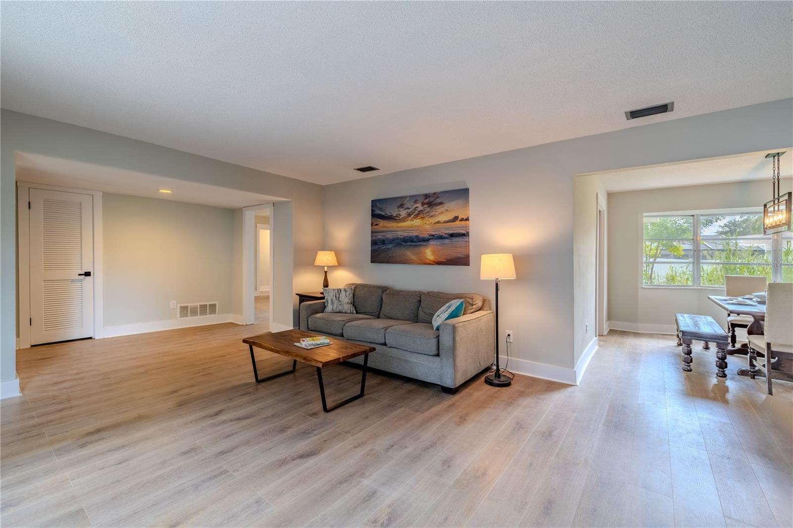 Listing photo id 7 for 1211 64th Street Nw